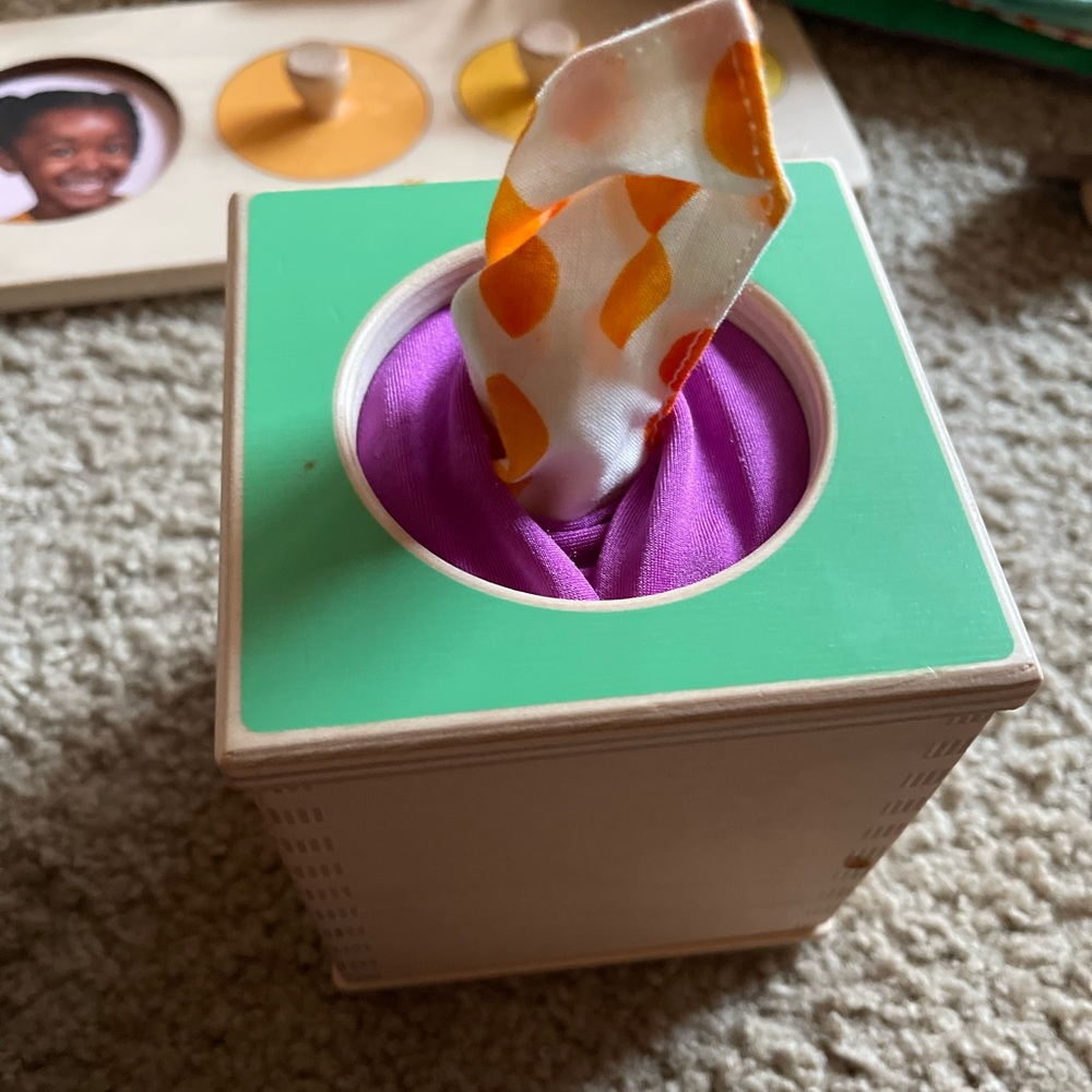 LOVEVERY Towel Box